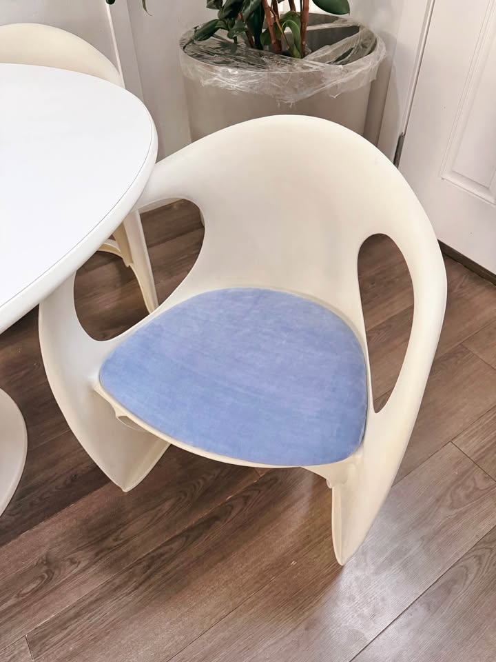 Vintage Post Modern 1970’s Space Age Dining Set w/Cantilever Sculptural Arm Chairs w/Blue Velvet Uph — FloralHaus Vintage Utah