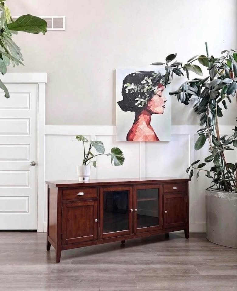 Modern 83" 4-Door Media Console Tv Stand Credenza w/Central Glass Doors & Flanking Side Cabinets w/Silver Hardware