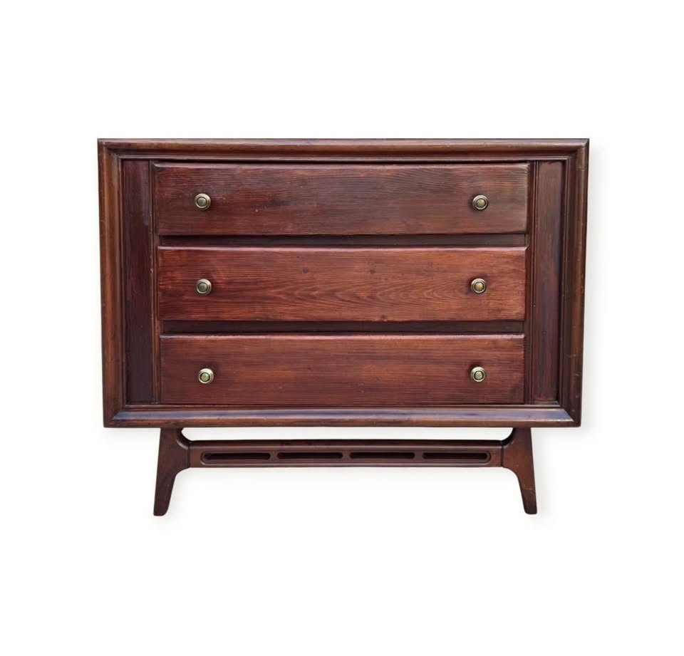 Vintage Mid Century 3-Drawer Bachelor's Chest of Drawers w/Picture Frame Molding, Brass Knobs & Scul
