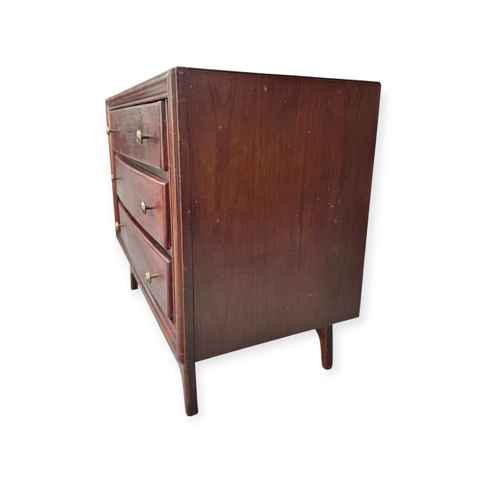 Vintage Mid Century 3-Drawer Bachelor's Chest of Drawers w/Picture Frame Molding, Brass Knobs & Scul