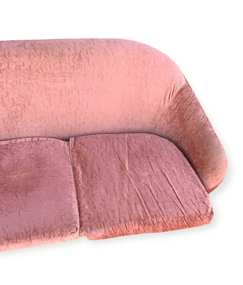 Vintage 1960's Mid Century Cameo Pink Crushed Velvet 3-Seater Ski Leg Egg Pod Sofa Couch