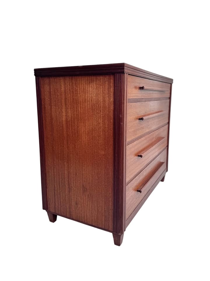 Vintage Mid Century Large Scale 4-Drawer Mahogany Chest of Drawers Dresser w/Sculpted Wood Integrate