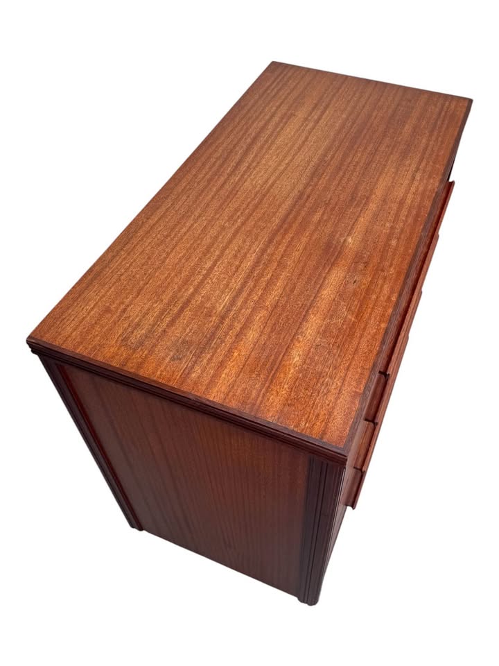 Vintage Mid Century Large Scale 4-Drawer Mahogany Chest of Drawers Dresser w/Sculpted Wood Integrate