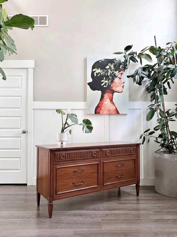 Vintage Mid Century 6-Drawer Walnut Dresser Credenza w/Fluted Facade Top Drawers & Framed Lower Draw