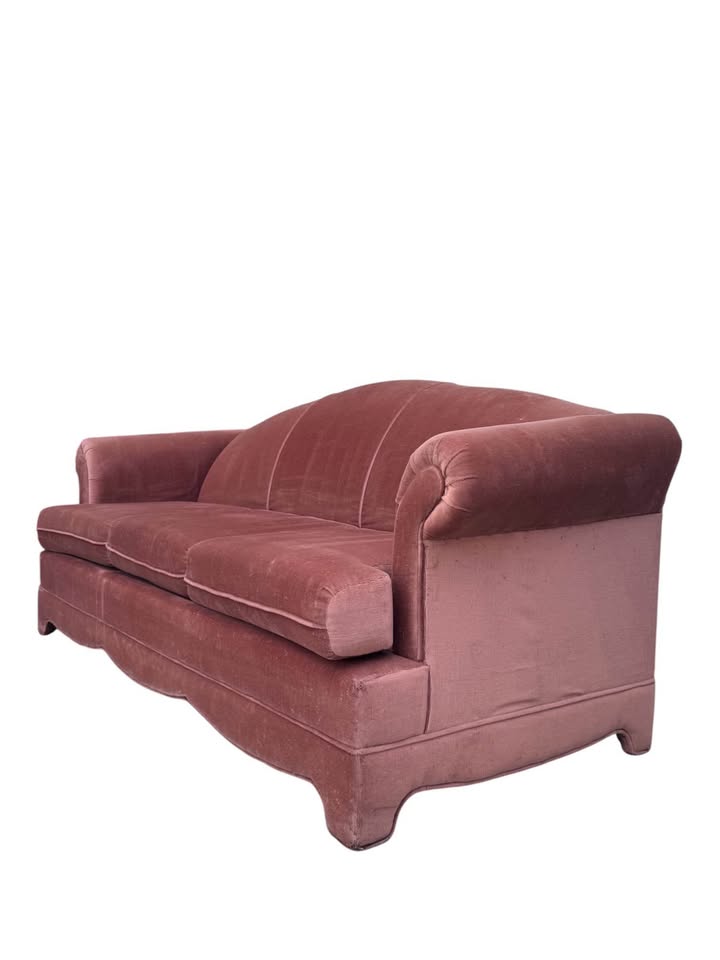 Vintage Mid Century Hollywood Regency Mauve Velvet 3-Seater Sofa Couch w/Channeled Camel Back, Rolle